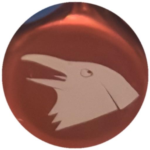 Tête d'oiseau blanche sur rouge