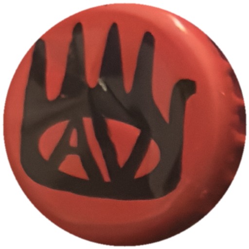 Main noire AV sur rouge