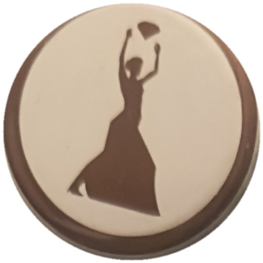 Danseuse brune sur blanc