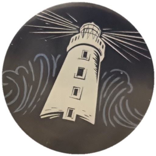 Phare blanc et vagues sur bleu nuit
